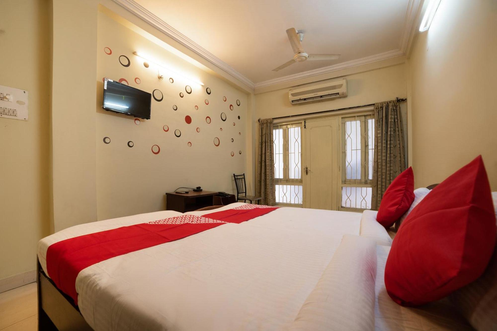 Oyo Th Guest House Hyderabad Exterior photo