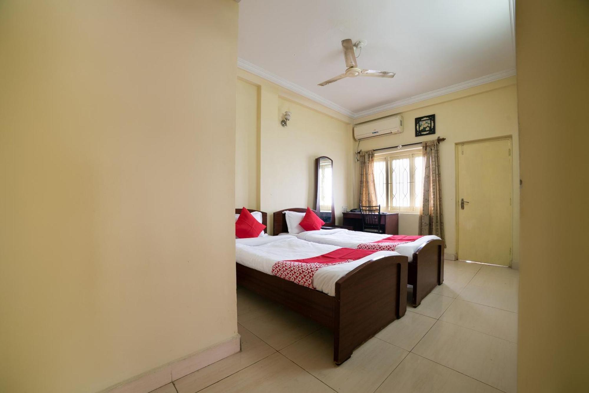 Oyo Th Guest House Hyderabad Exterior photo